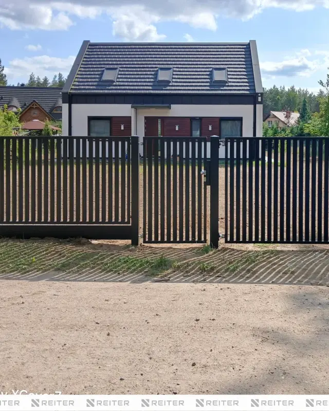 Brama skrzydlowa i ogrodzenie pionowe Koscierzyna 1