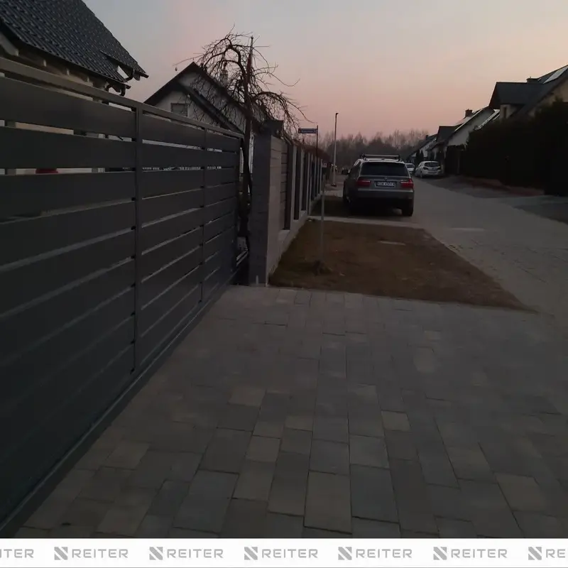 brama przesuwna z fundamentem i napedem w slupie poziomy wzor ogrodzenia kolo gdanska bielkowo 2