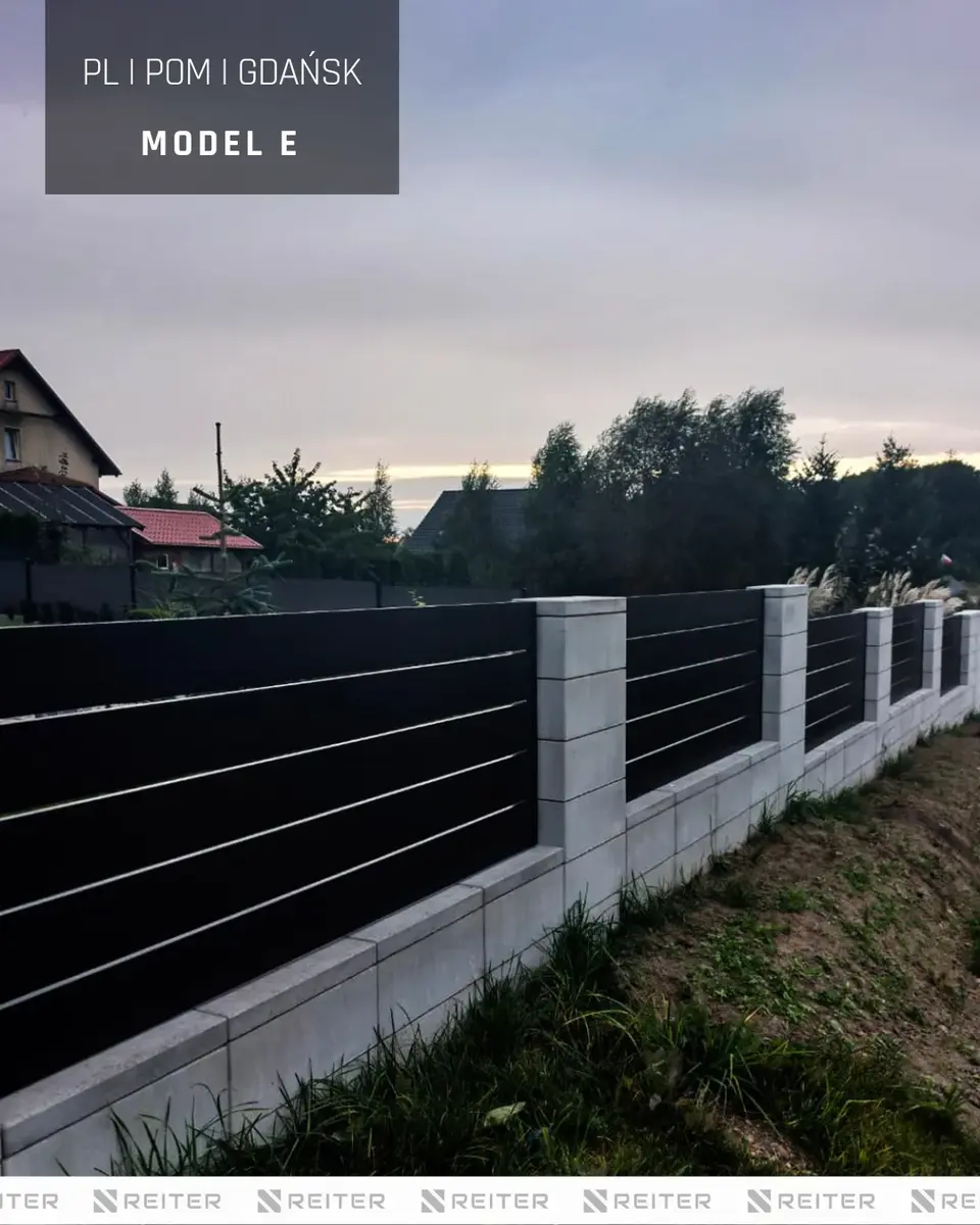 Ogrodzenie aluminiowe z szerokich paneli Bytów